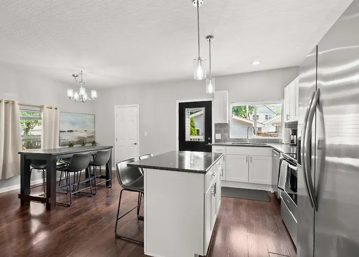 The Southern Nook - For 8 *